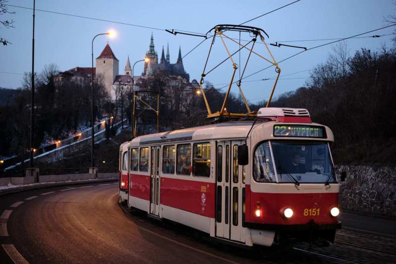 Tram devant le Chateau de Prague
