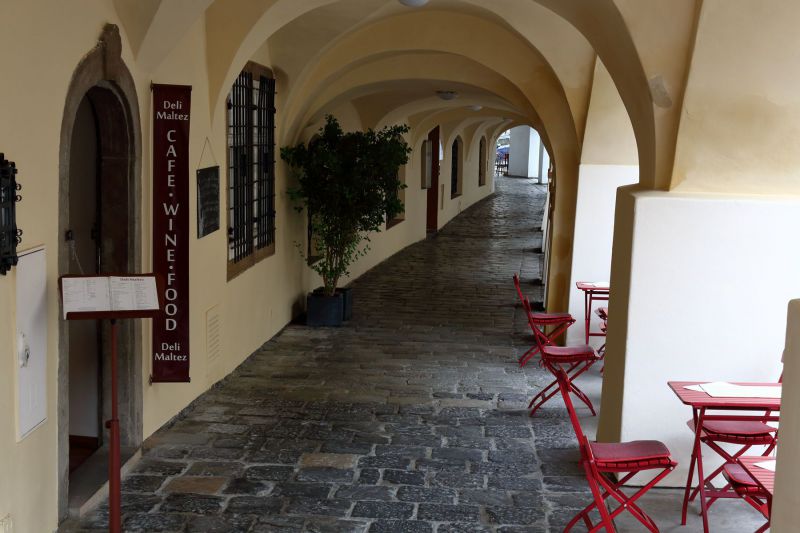 les arcades des maisons médiévales